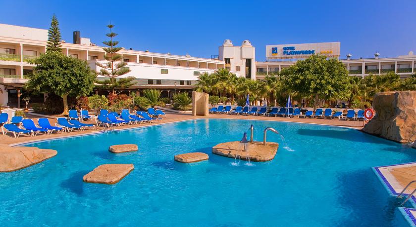 Zwembad van Hotel Blue Sea Costa Bastian op Lanzarote